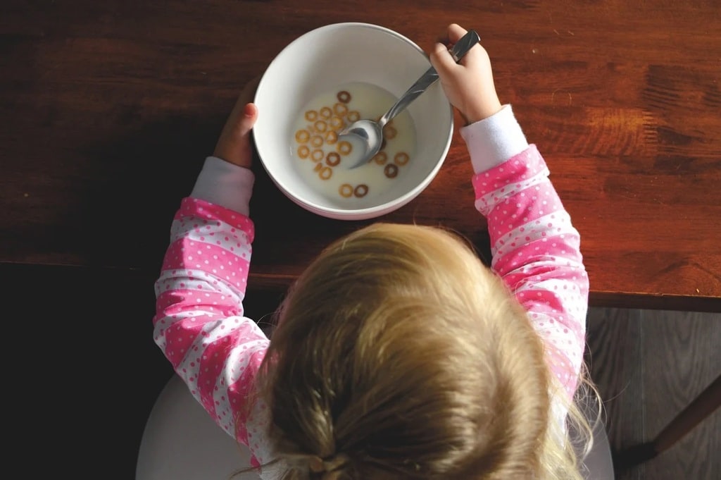 Avec quelle cuillère nourrir bébé ?